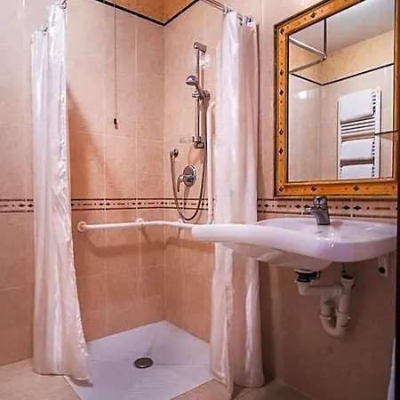 Otel Al Malcanton 2*