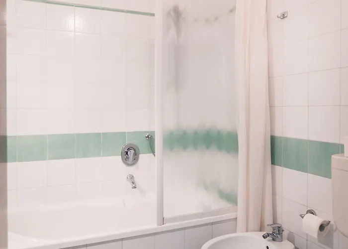 ホテル アル マルカントン 2*